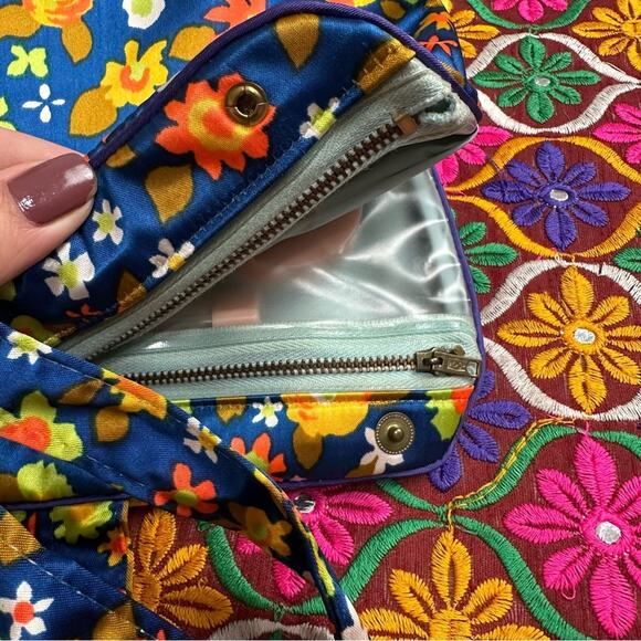 Vintage 60's Celebrity Satin Floral Retro Weekend Toiletry Travel Kit with Jars - Picture 3 of 11